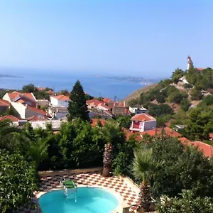 https://old-olive-house.kefaloniahotels.net