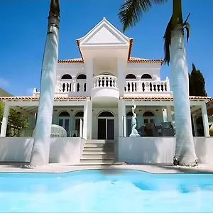 Villa Ocean Palm, Heated Pool!, Costa Adeje (Tenerife)