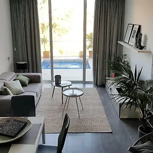 https://duplex-maisonette-with-heated-p-pool-and-jacuzzi.hotelssaintjulians.com